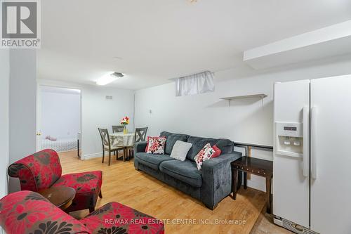 44 Abelard Avenue, Brampton (Fletcher'S West), ON - Indoor Photo Showing Living Room