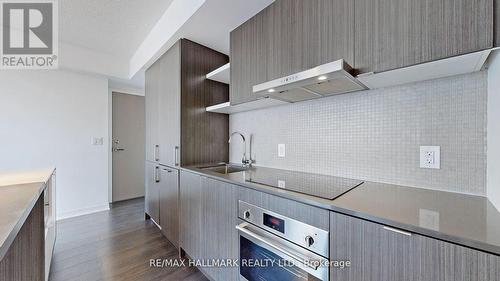 5301 - 100 Harbour Street W, Toronto (Waterfront Communities), ON - Indoor Photo Showing Kitchen With Upgraded Kitchen