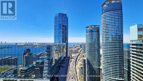 5301 - 100 Harbour Street W, Toronto (Waterfront Communities), ON - Outdoor With Facade