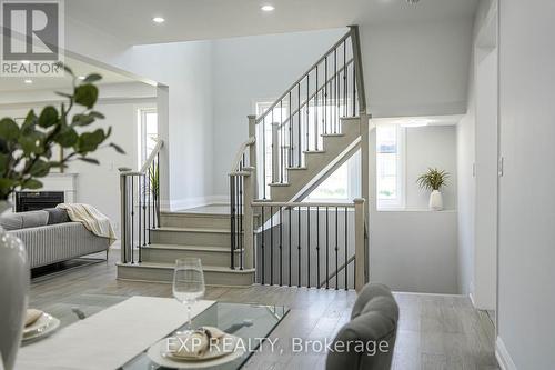 2 Deepwood Crescent, East Gwillimbury, ON - Indoor Photo Showing Other Room