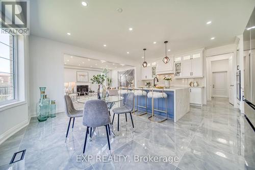 2 Deepwood Crescent, East Gwillimbury, ON - Indoor Photo Showing Dining Room