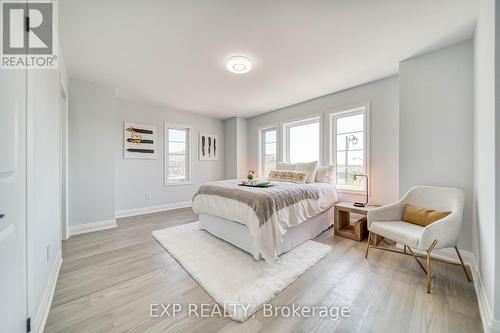 2 Deepwood Crescent, East Gwillimbury, ON - Indoor Photo Showing Bedroom