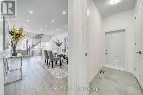 2 Deepwood Crescent, East Gwillimbury, ON - Indoor Photo Showing Other Room