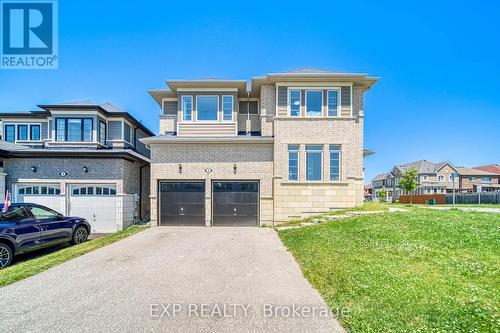 2 Deepwood Crescent, East Gwillimbury, ON - Outdoor With Facade