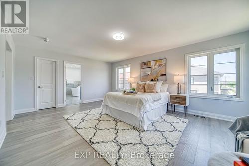 2 Deepwood Crescent, East Gwillimbury, ON - Indoor Photo Showing Other Room