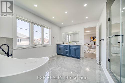 2 Deepwood Crescent, East Gwillimbury, ON - Indoor Photo Showing Bathroom