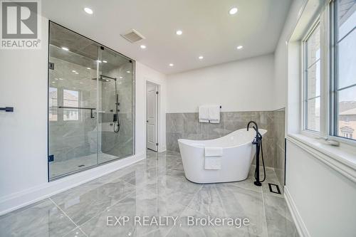 2 Deepwood Crescent, East Gwillimbury, ON - Indoor Photo Showing Bathroom