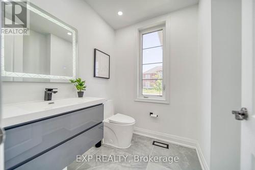 2 Deepwood Crescent, East Gwillimbury, ON - Indoor Photo Showing Bathroom