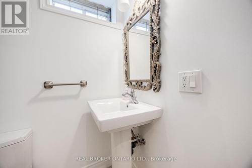 622 Capilano Crescent, Oshawa (Donevan), ON - Indoor Photo Showing Bathroom