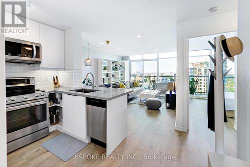 Ph9 - 5500 Yonge Street, Toronto, ON - Indoor Photo Showing Kitchen