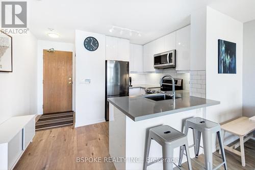 Ph9 - 5500 Yonge Street, Toronto, ON - Indoor Photo Showing Kitchen