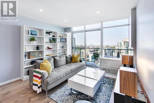 Ph9 - 5500 Yonge Street, Toronto, ON - Indoor Photo Showing Living Room