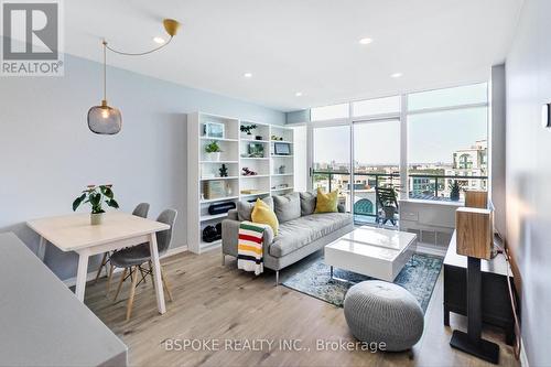 Ph9 - 5500 Yonge Street, Toronto, ON - Indoor Photo Showing Living Room