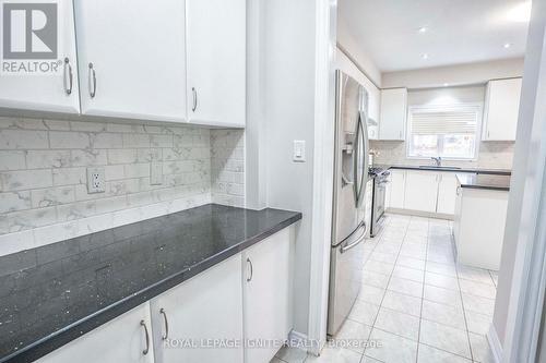 1382 Dallman Street, Innisfil (Lefroy), ON - Indoor Photo Showing Kitchen