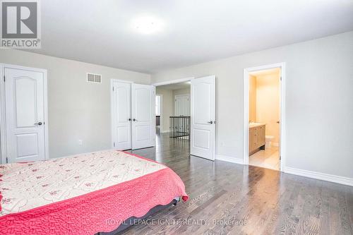 1382 Dallman Street, Innisfil (Lefroy), ON - Indoor Photo Showing Bedroom