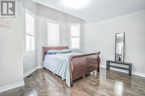 1382 Dallman Street, Innisfil (Lefroy), ON - Indoor Photo Showing Bedroom