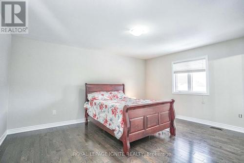 1382 Dallman Street, Innisfil (Lefroy), ON - Indoor Photo Showing Bedroom