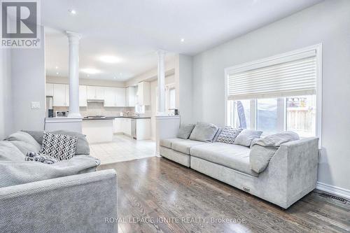 1382 Dallman Street, Innisfil (Lefroy), ON - Indoor Photo Showing Living Room