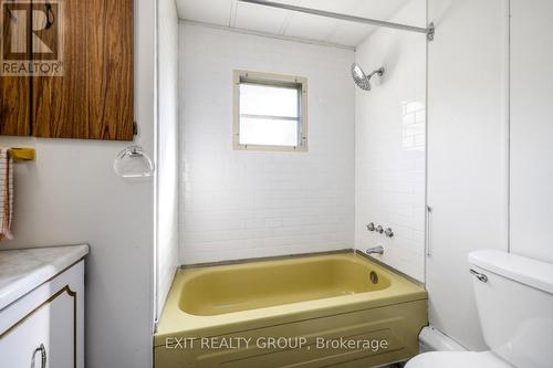 28 Linden Boulevard, Quinte West, ON - Indoor Photo Showing Bathroom