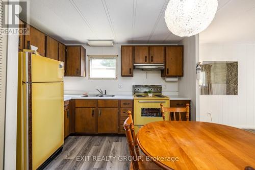 28 Linden Boulevard, Quinte West, ON - Indoor Photo Showing Kitchen With Double Sink