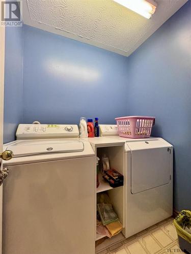 640 Shirley St N, Timmins, ON - Indoor Photo Showing Laundry Room