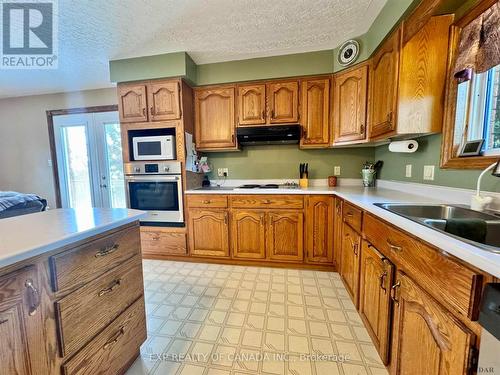 640 Shirley Street N, Timmins (Mountjoy Rural), ON - Indoor Photo Showing Kitchen