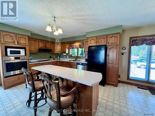 640 Shirley Street N, Timmins (Mountjoy Rural), ON - Indoor Photo Showing Kitchen With Double Sink