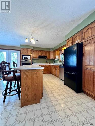 640 Shirley Street N, Timmins (Mountjoy Rural), ON - Indoor Photo Showing Kitchen