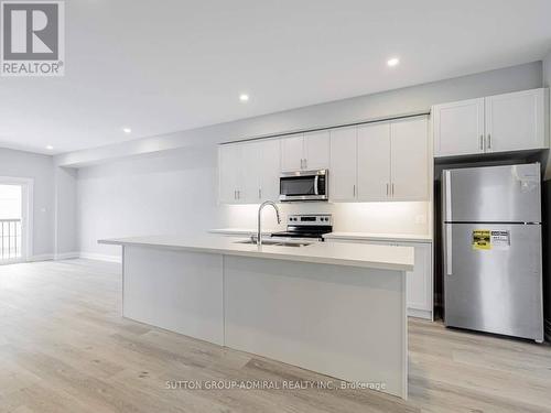 1479 Purchase Place, Innisfil, ON - Indoor Photo Showing Kitchen