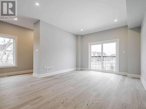 1479 Purchase Place, Innisfil, ON - Indoor Photo Showing Other Room