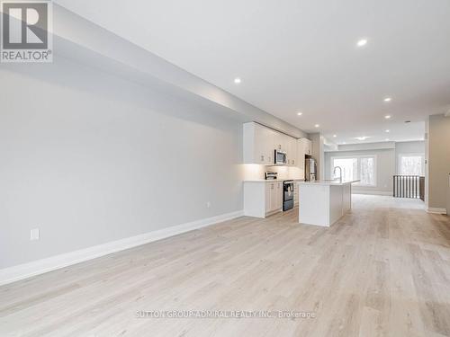 1479 Purchase Place, Innisfil, ON - Indoor Photo Showing Kitchen