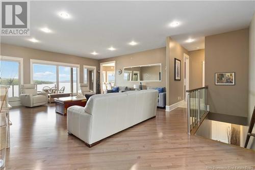 4401 102 Route, Upper Kingsclear, NB - Indoor Photo Showing Living Room