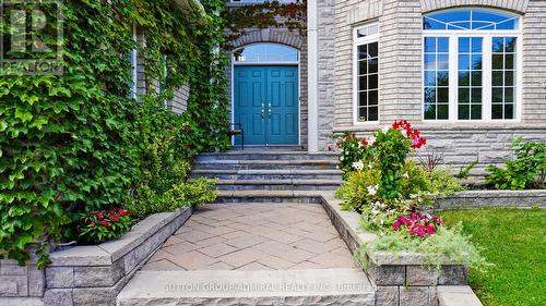 112 Crestwood Road, Vaughan, ON - Outdoor