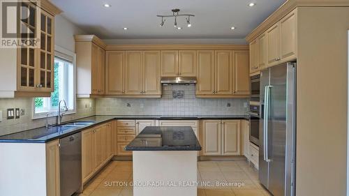 112 Crestwood Road, Vaughan, ON - Indoor Photo Showing Kitchen With Double Sink