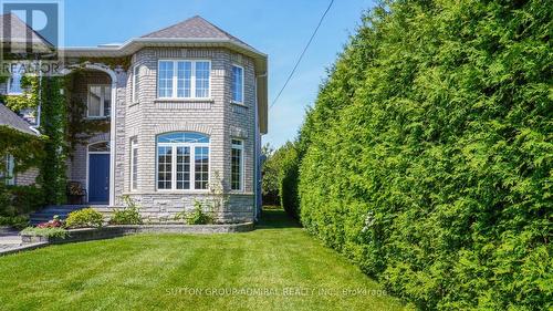 112 Crestwood Road, Vaughan, ON - Outdoor