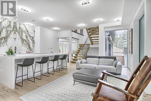 5 Hatton Court, Toronto (Princess-Rosethorn), ON - Indoor Photo Showing Living Room