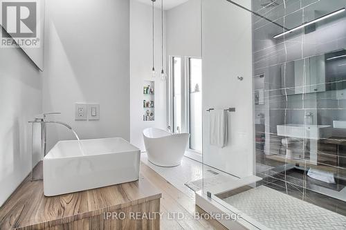 5 Hatton Court, Toronto (Princess-Rosethorn), ON - Indoor Photo Showing Bathroom