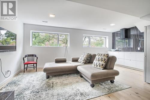 5 Hatton Court, Toronto (Princess-Rosethorn), ON - Indoor Photo Showing Living Room