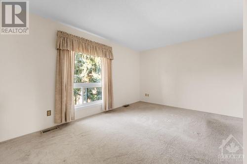 14 Castlebrook Lane Unit#E, Ottawa, ON - Indoor Photo Showing Other Room