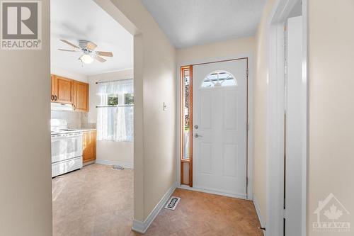 14 Castlebrook Lane Unit#E, Ottawa, ON - Indoor Photo Showing Kitchen