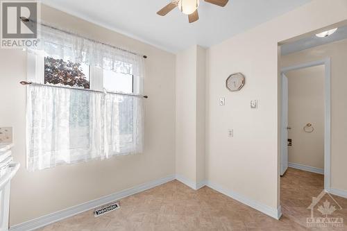 14 Castlebrook Lane Unit#E, Ottawa, ON - Indoor Photo Showing Other Room