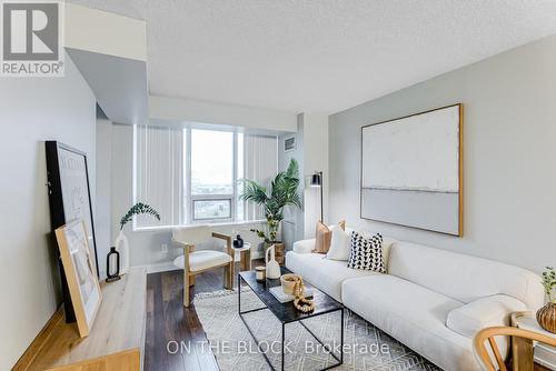 950 - 25 Viking Lane, Toronto (Islington-City Centre West), ON - Indoor Photo Showing Living Room