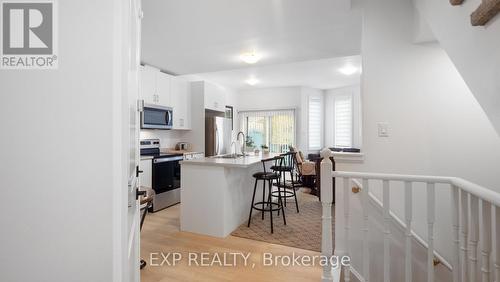 31 - 1465 Station Street, Pelham, ON - Indoor Photo Showing Kitchen With Upgraded Kitchen