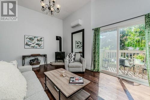 80 Old Country Drive Unit# 35, Kitchener, ON - Indoor Photo Showing Living Room