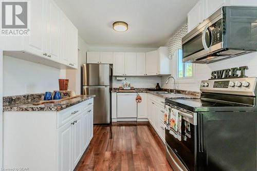 80 Old Country Drive Unit# 35, Kitchener, ON - Indoor Photo Showing Kitchen With Upgraded Kitchen