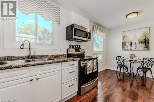 80 Old Country Drive Unit# 35, Kitchener, ON - Indoor Photo Showing Kitchen With Double Sink With Upgraded Kitchen