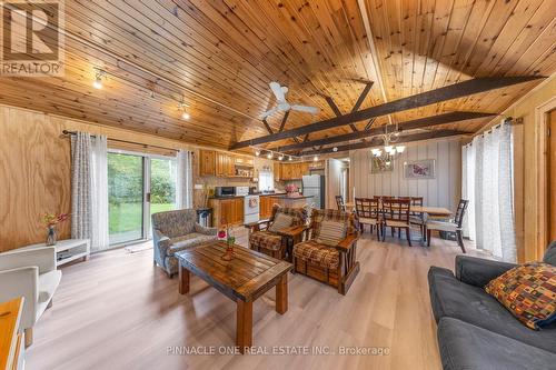 159 Keith Road, Bracebridge, ON - Indoor Photo Showing Living Room