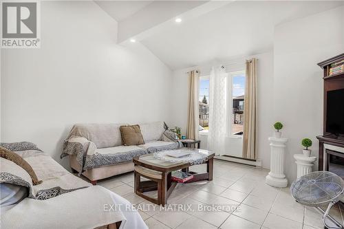 293 Kitchener Street, Hawkesbury (612 - Hawkesbury), ON - Indoor Photo Showing Living Room With Fireplace