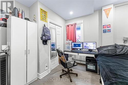 294 Gerrard Street E, Toronto (Cabbagetown-South St. James Town), ON - Indoor Photo Showing Office