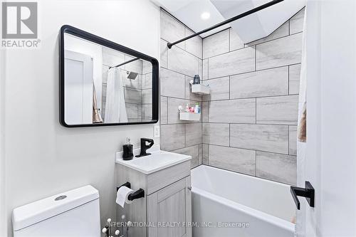 294 Gerrard Street E, Toronto, ON - Indoor Photo Showing Bathroom